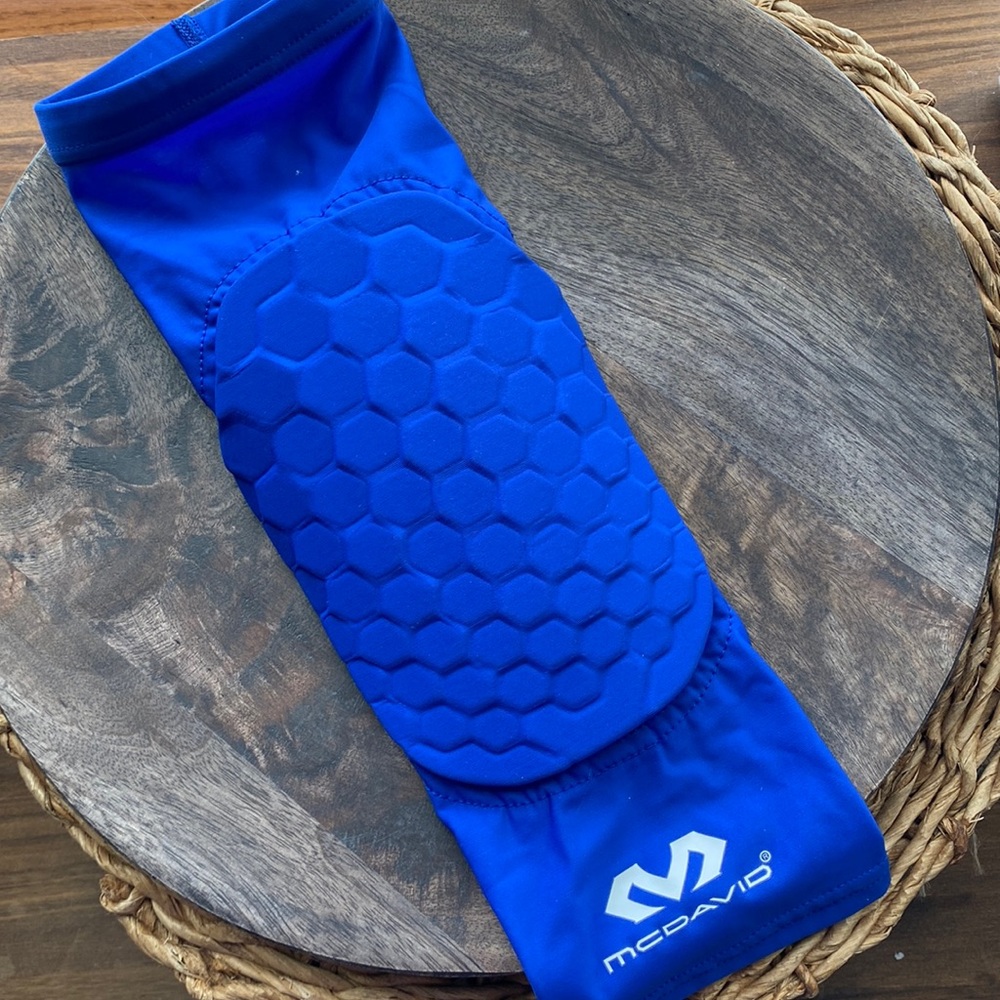 McDavid HEX SHOOTER ARM SLEEVE/SINGLE royal blue adult SMALL new NWOT